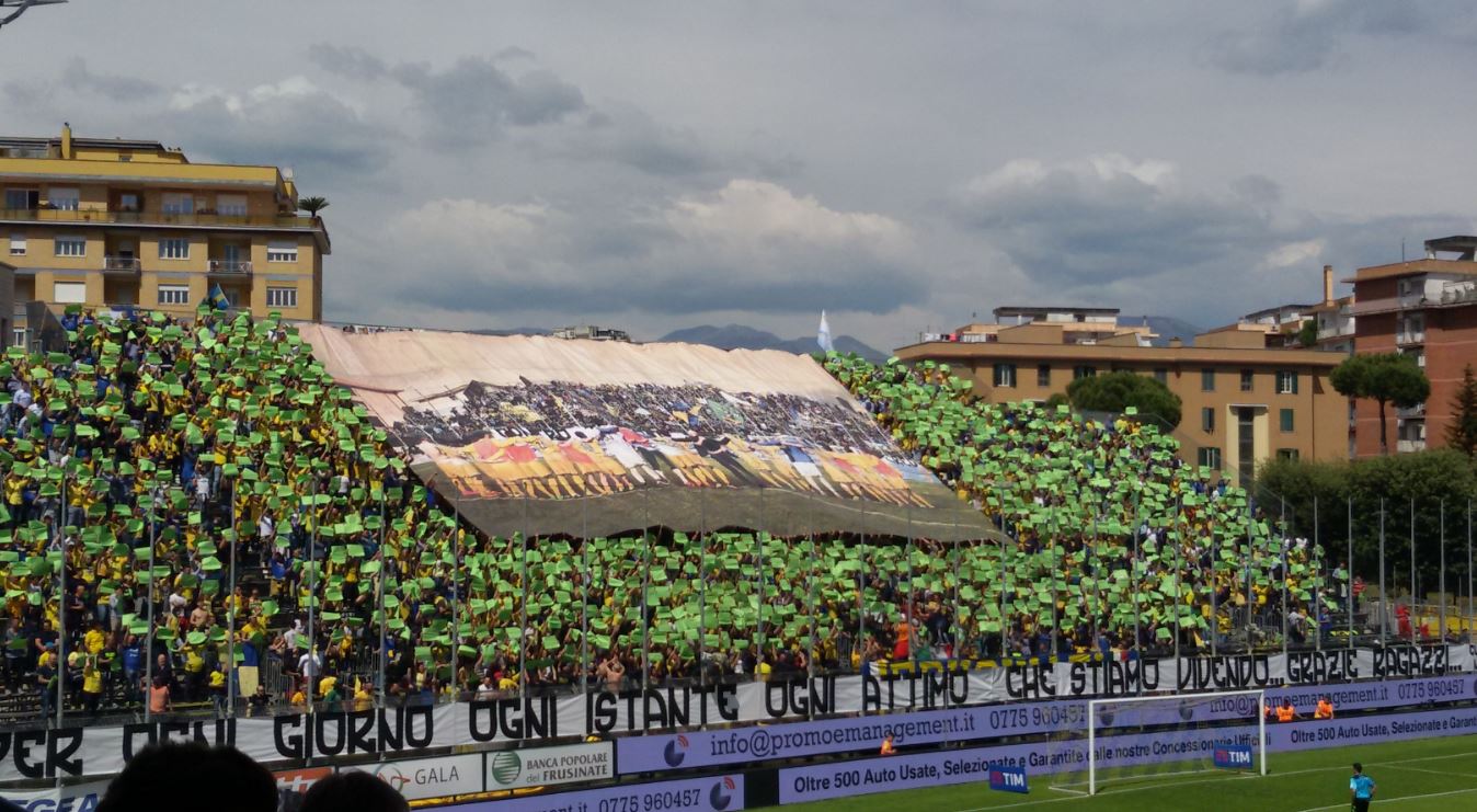 사수올로 스타디움